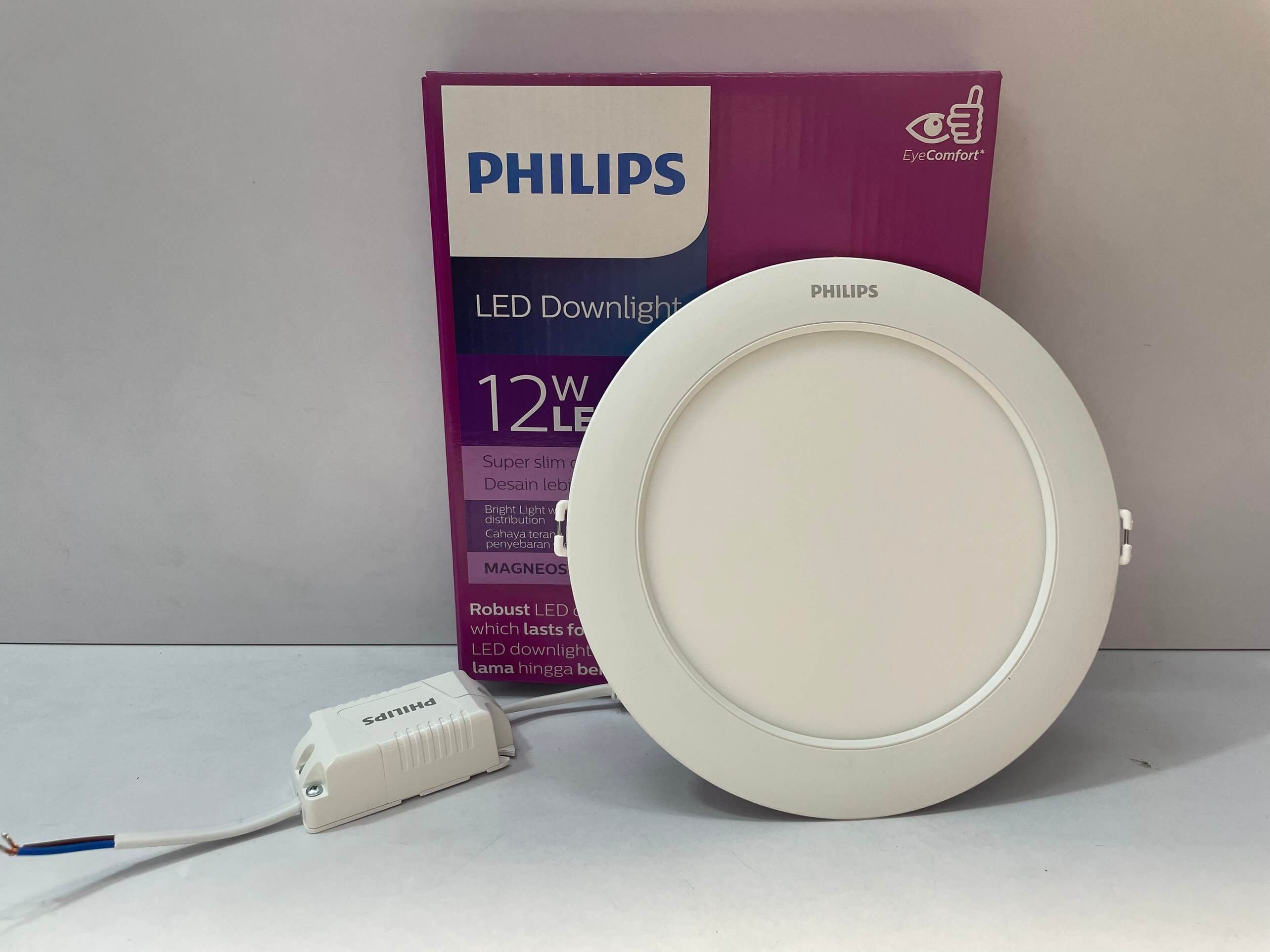 Bóng đèn LED âm trần thạch cao Philips - giải pháp chiếu sáng thông minh và hài lòng mọi khách hàng với độ sáng cao và tiết kiệm điện năng. Thiết kế độc đáo và đa dạng về màu sắc, bóng đèn LED âm trần thạch cao Philips sẽ mang lại vẻ đẹp và phong cách riêng cho không gian sống của bạn.